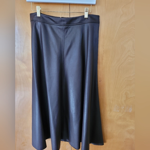 Banana Republic Skirt Elegant Dark Chocolate Brown Vegan Leather NWOT - Picture 2 of 3